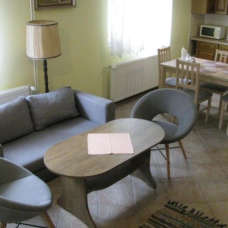 Modern Apartment In Carlsbad With Garden Карловы Вары Экстерьер фото
